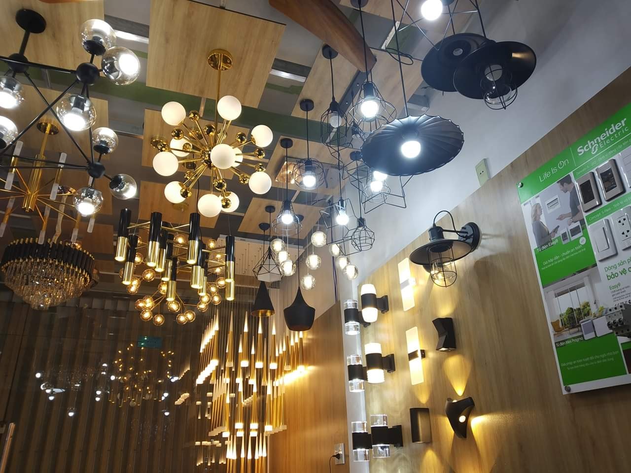 Đèn led trang trí Showroom
